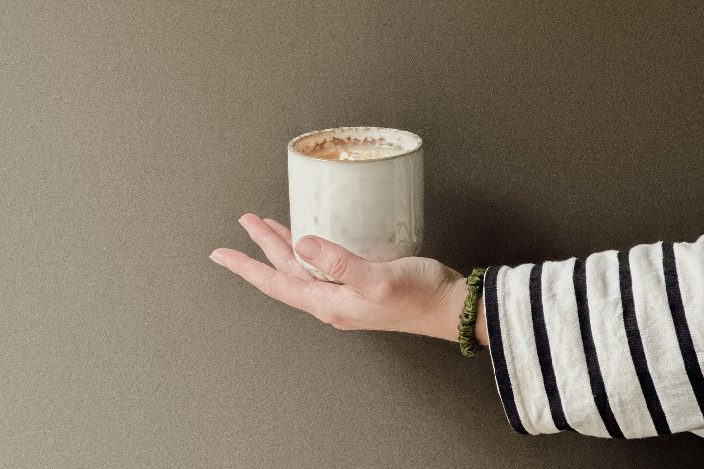 Moon Ceramic Scented Soy Candle with Wavy Wooden Wick