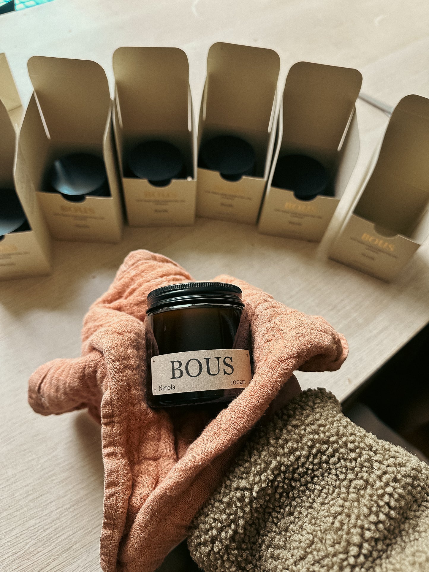 Rose Hammam scented hand-poured soy candle with wooden wick