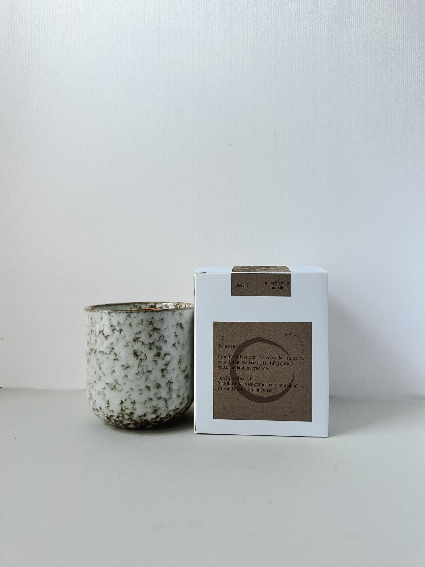 Moon Ceramic Scented Soy Candle with Wavy Wooden Wick