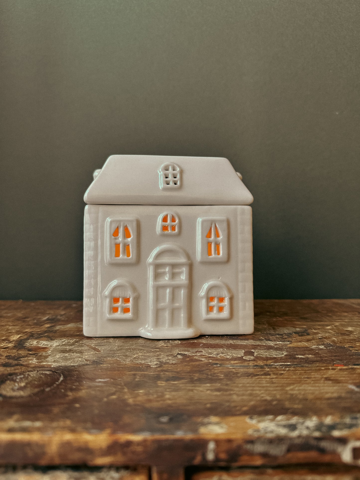 Ceramic Mini House Fragrance Warmer
