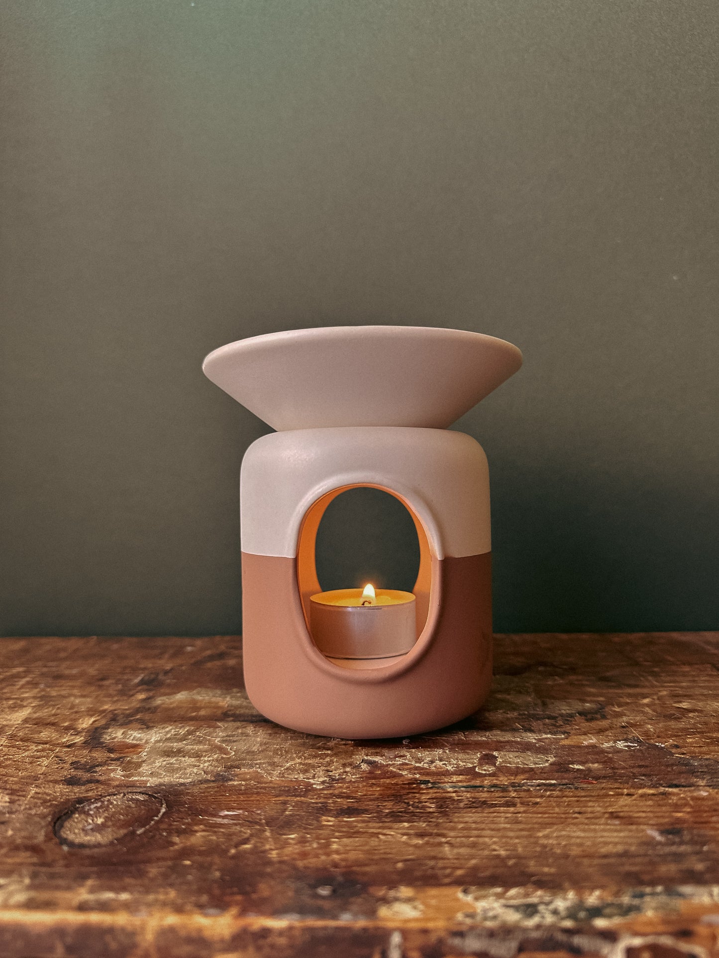 White and Terracotta Ceramic Fragrance Warmer