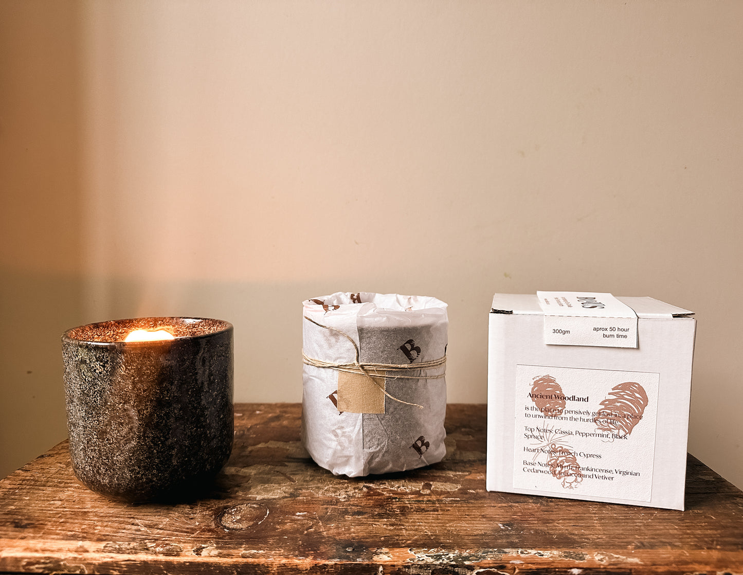 Ceramic Scented Soy Candle with Wavy Wooden Wick