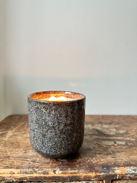 Ceramic Scented Soy Candle with Wavy Wooden Wick