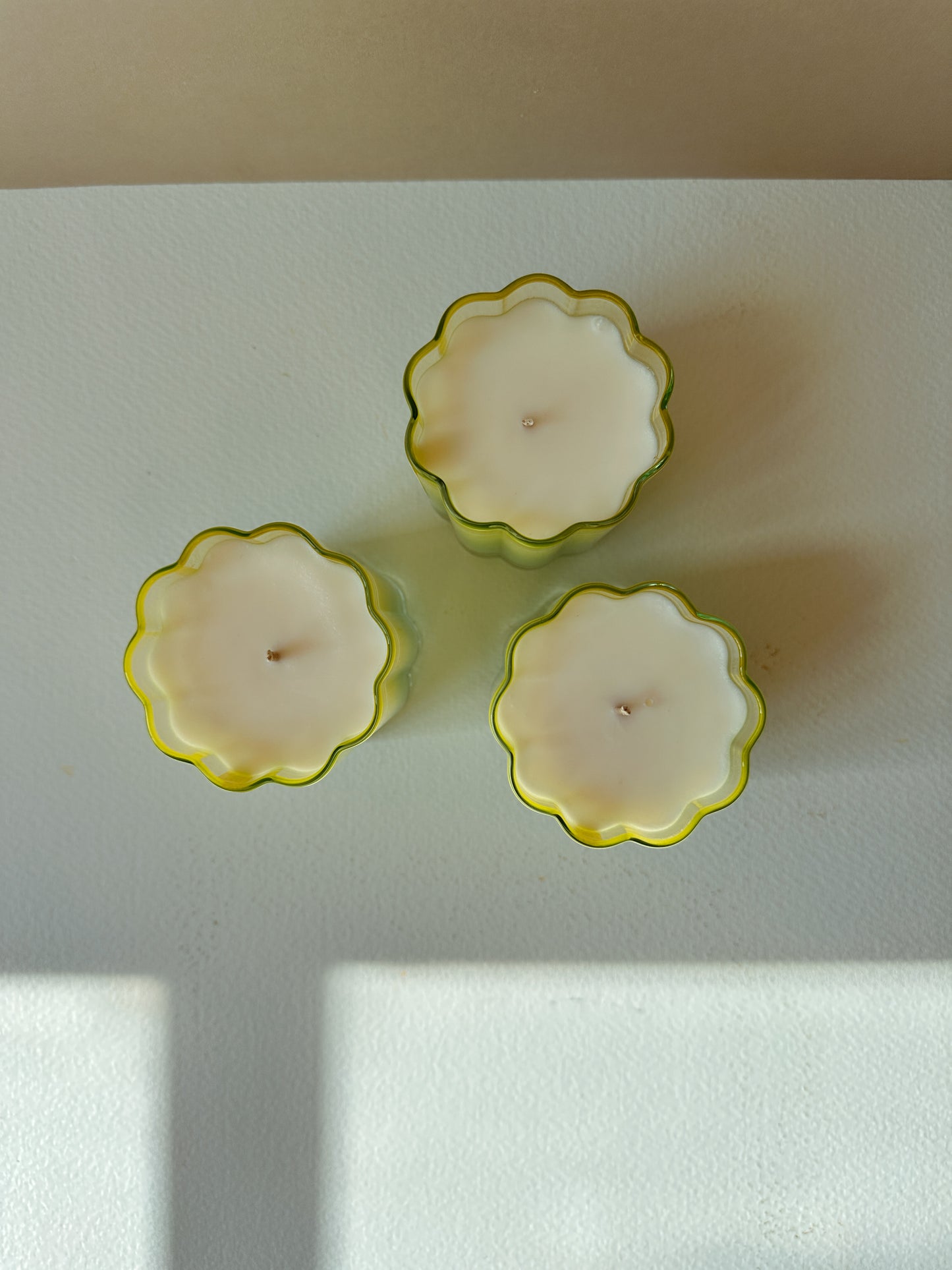 Daisy Flower Candle in Serene