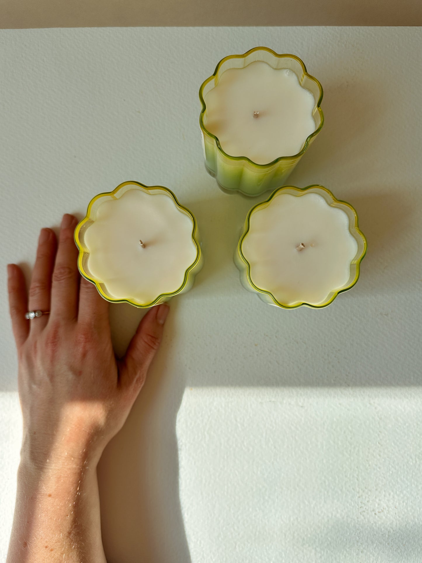 Daisy Flower Candle in Serene
